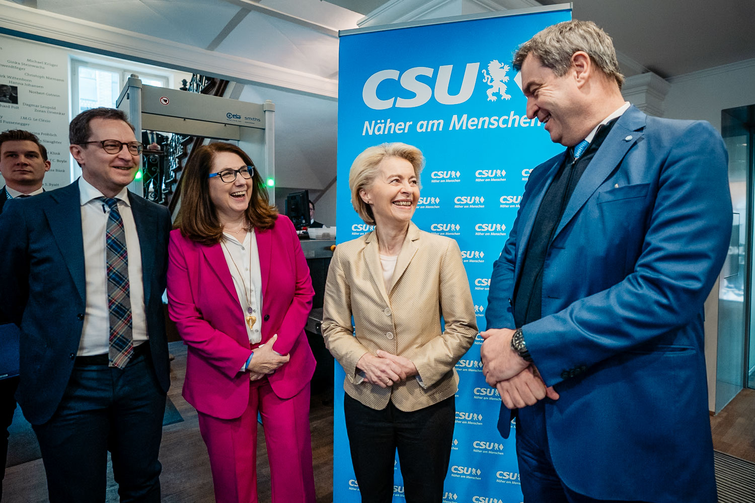 Münchener Sicherheitskonferenz Markus Söder und Ursula von der Leyen