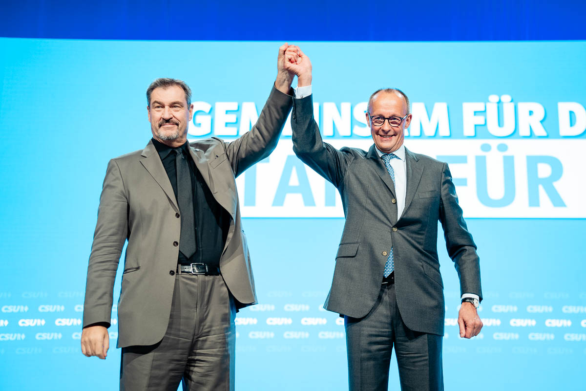 Markus Söder und Friedrich Merz auf dem CSU Parteitag in Augsburg