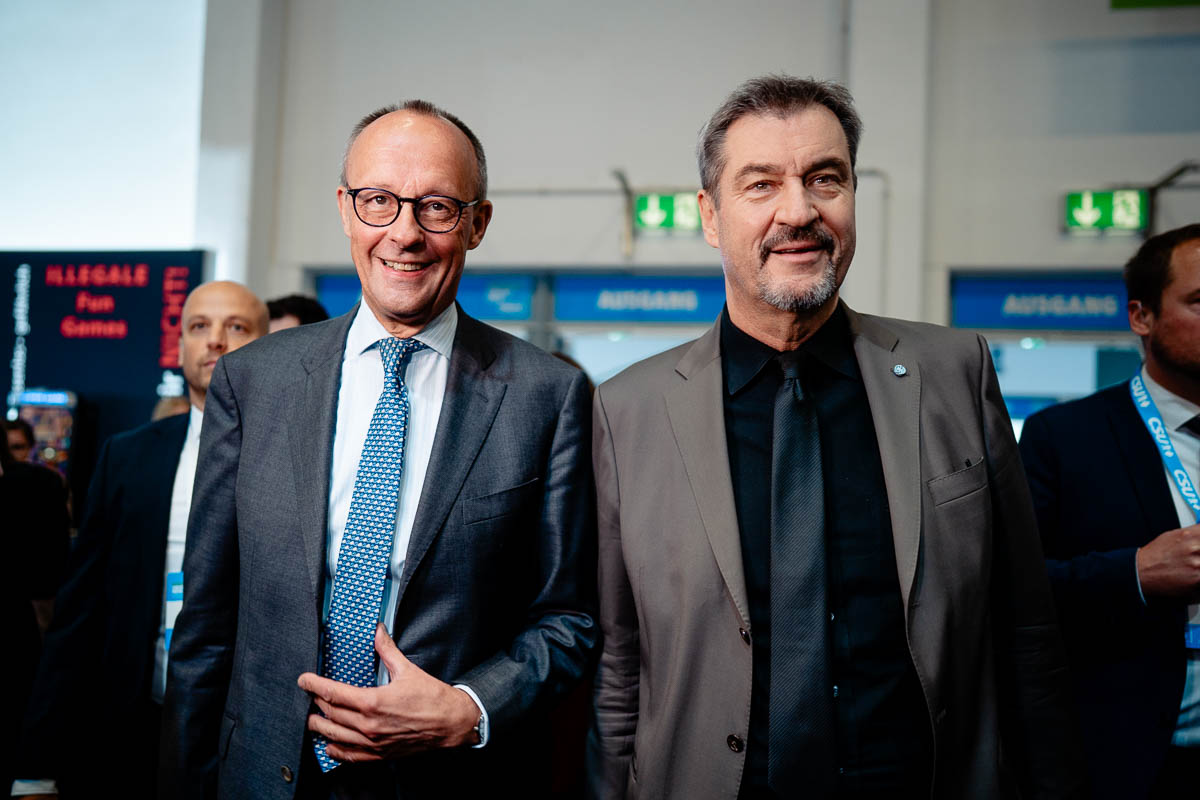 Markus Söder und Friedrich Merz auf dem CSU Parteitag in Augsburg