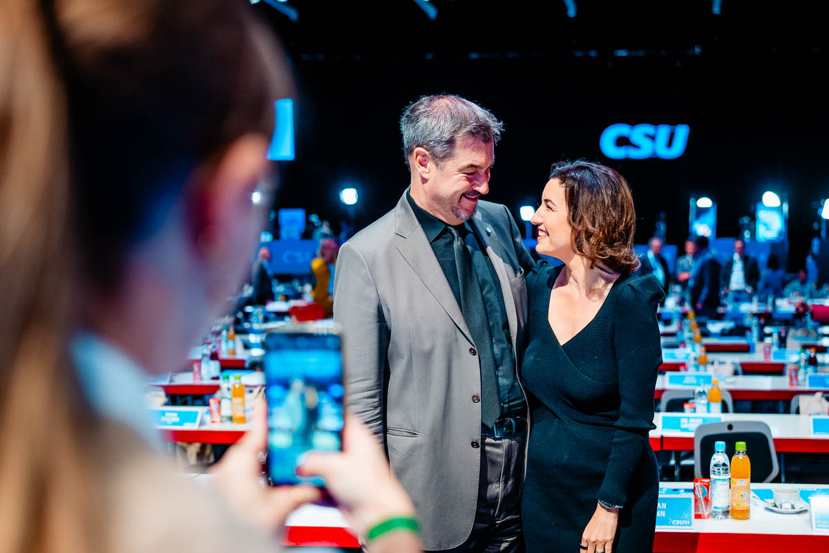 Markus Söder und Dorothea Bär auf dem CSU Parteitag in Augsburg